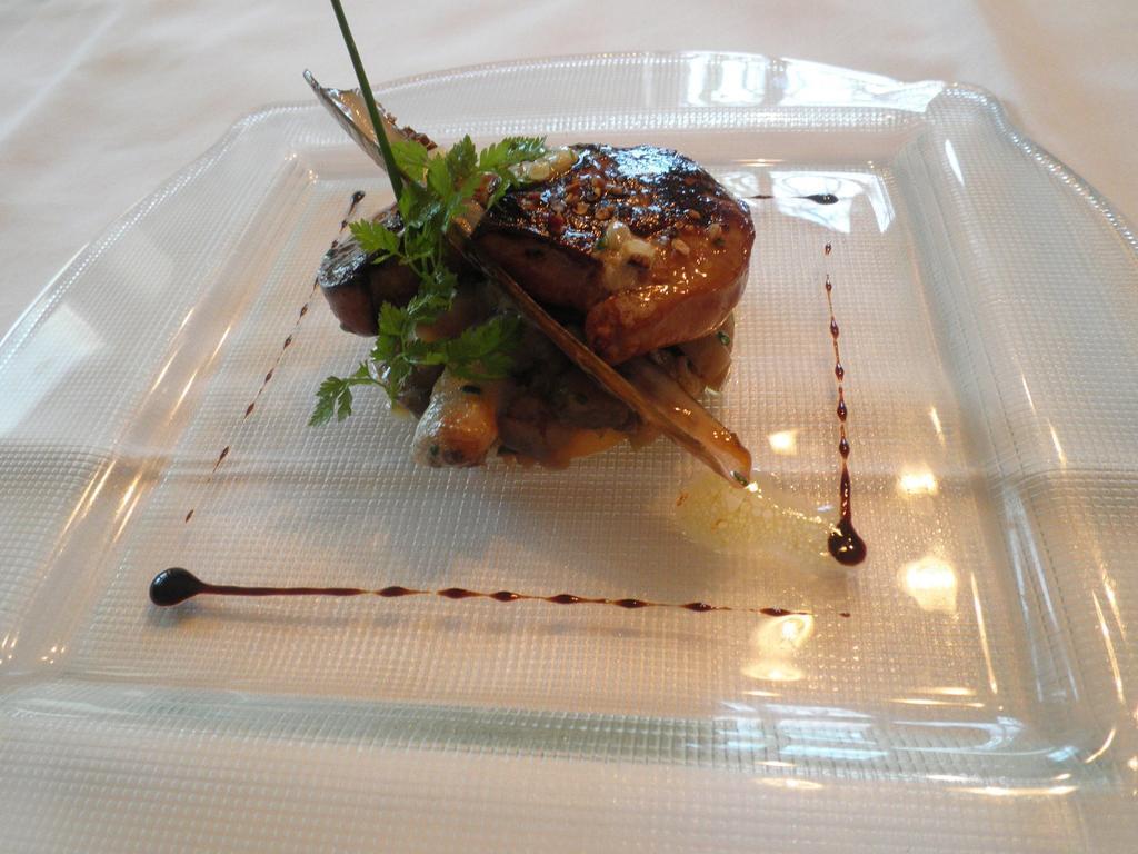 Logis Hotels Restaurants- Villa Des Bordes Cléry-Saint-André Buitenkant foto