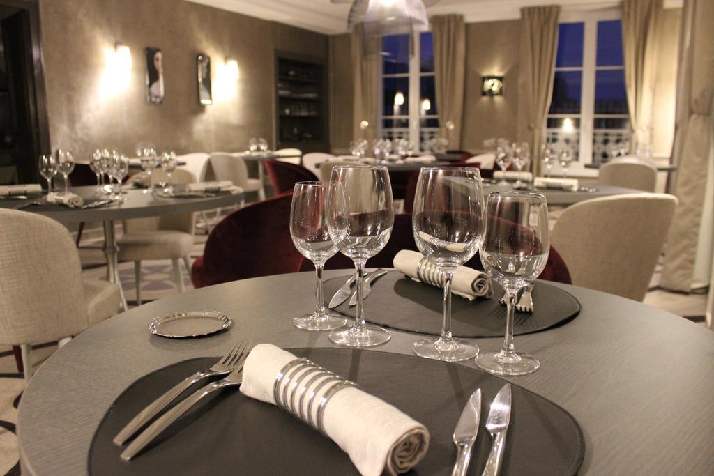 Logis Hotels Restaurants- Villa Des Bordes Cléry-Saint-André Buitenkant foto