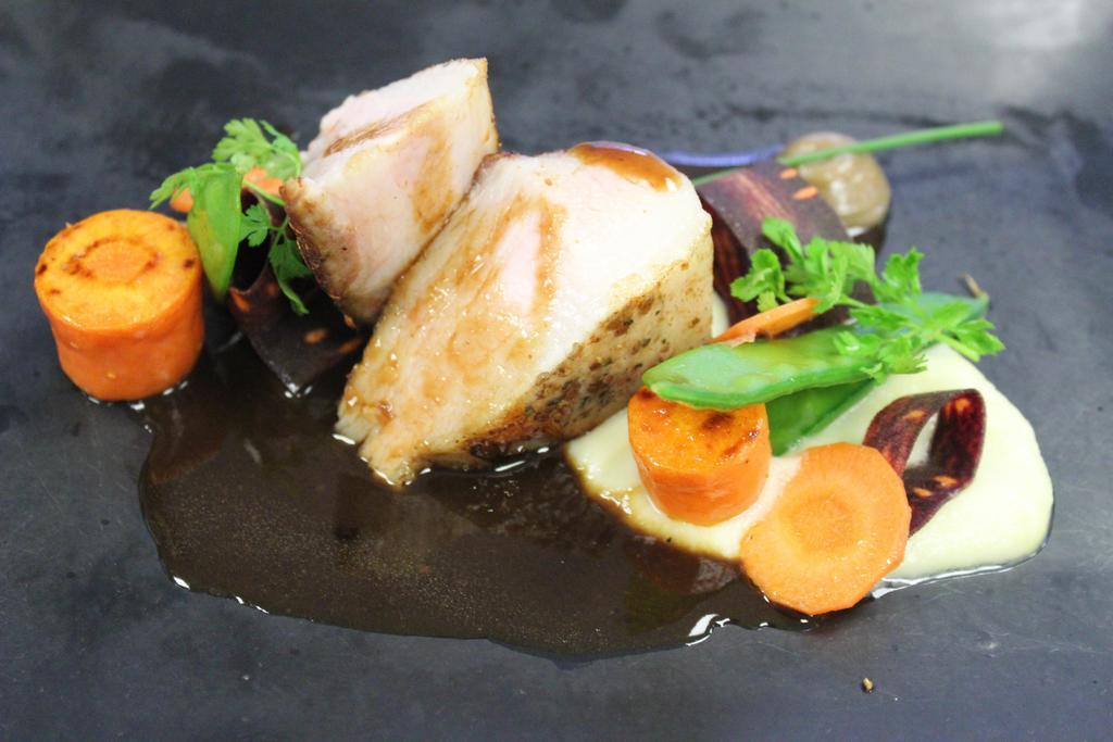 Logis Hotels Restaurants- Villa Des Bordes Cléry-Saint-André Buitenkant foto