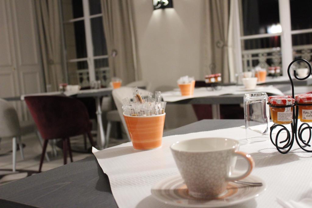 Logis Hotels Restaurants- Villa Des Bordes Cléry-Saint-André Buitenkant foto