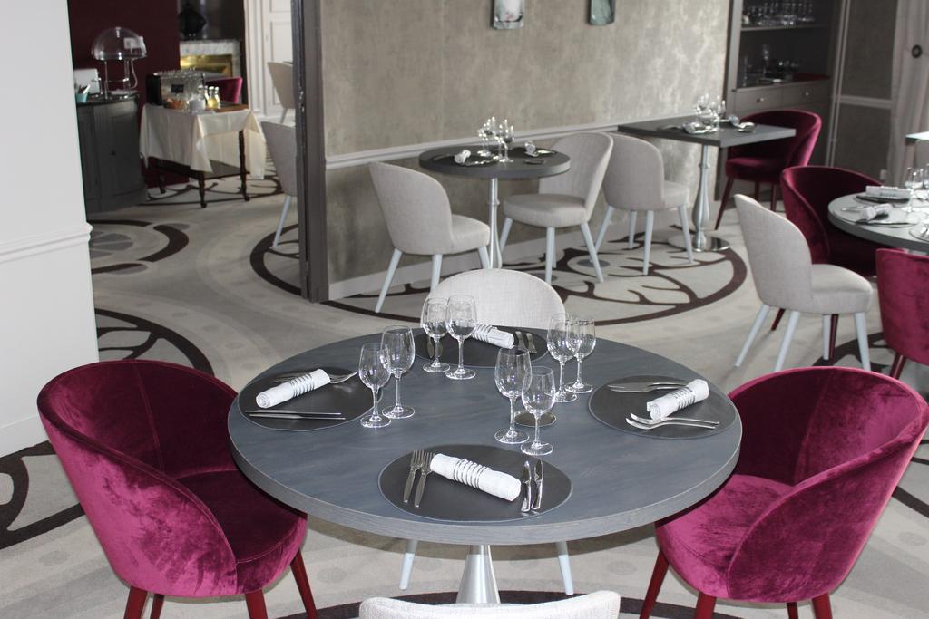 Logis Hotels Restaurants- Villa Des Bordes Cléry-Saint-André Buitenkant foto