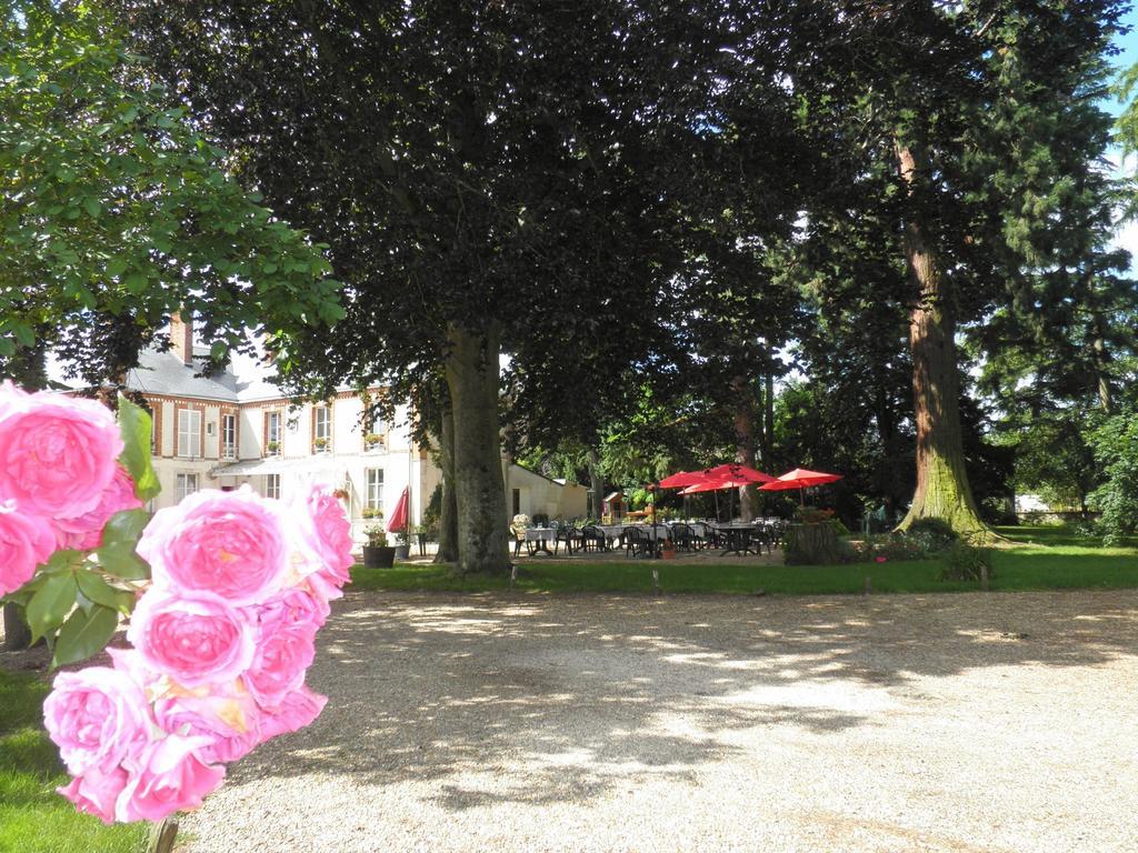 Logis Hotels Restaurants- Villa Des Bordes Cléry-Saint-André Buitenkant foto