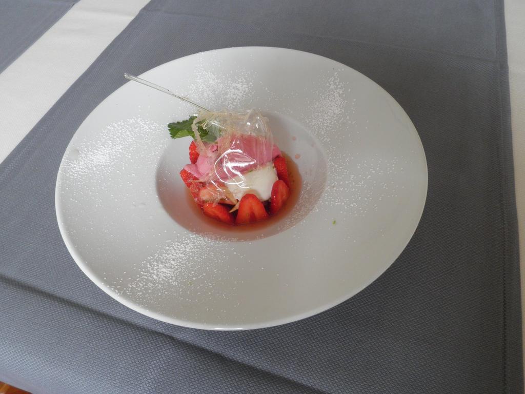Logis Hotels Restaurants- Villa Des Bordes Cléry-Saint-André Buitenkant foto