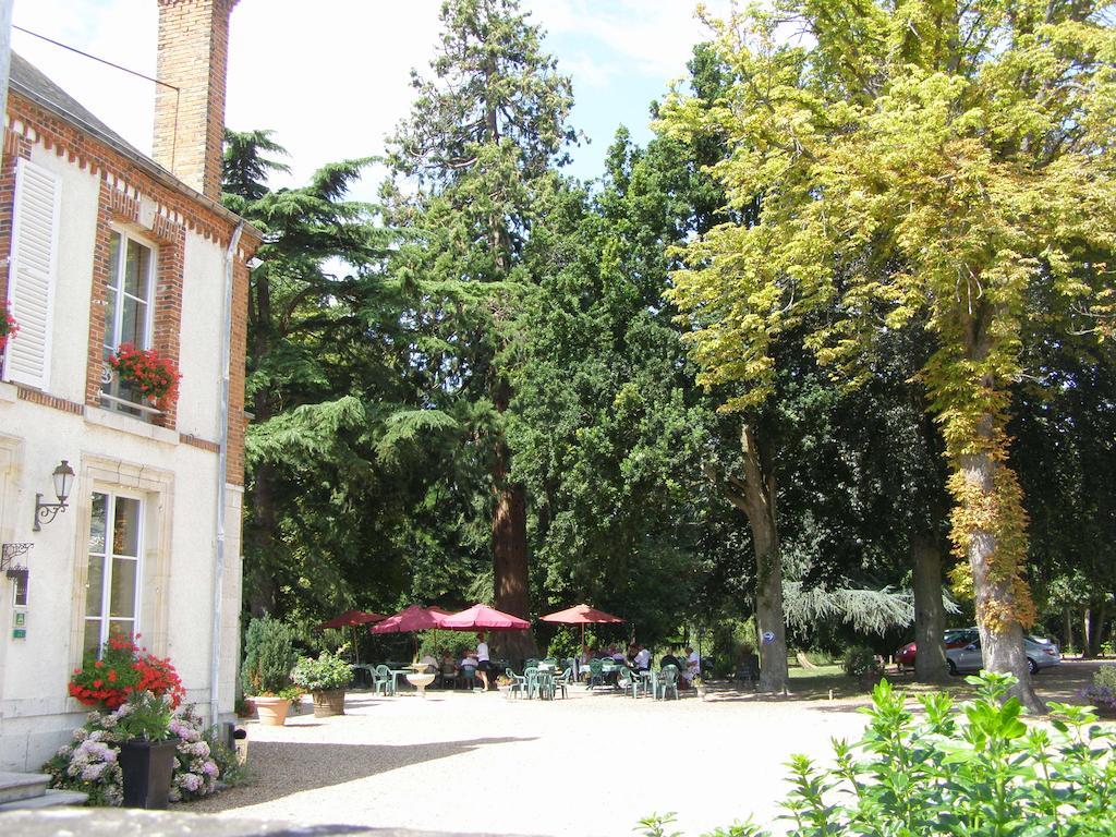 Logis Hotels Restaurants- Villa Des Bordes Cléry-Saint-André Buitenkant foto