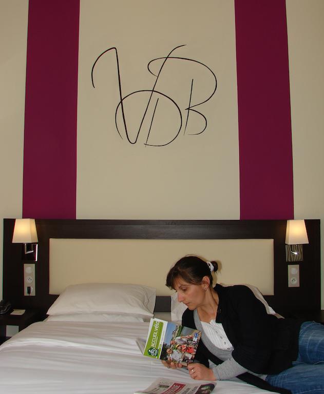 Logis Hotels Restaurants- Villa Des Bordes Cléry-Saint-André Kamer foto